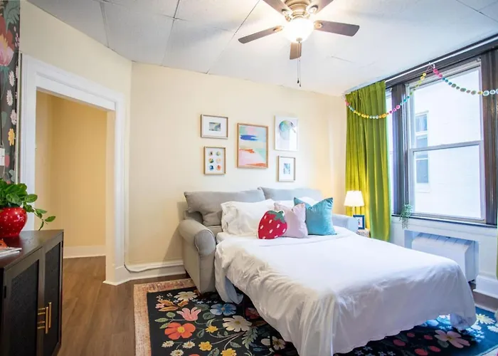 Apartment 1br Near Hospitals Walk To Park & Cafes *