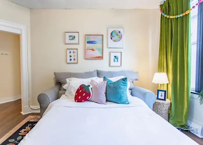 1br Near Hospitals Walk To Park & Cafes Apartment *