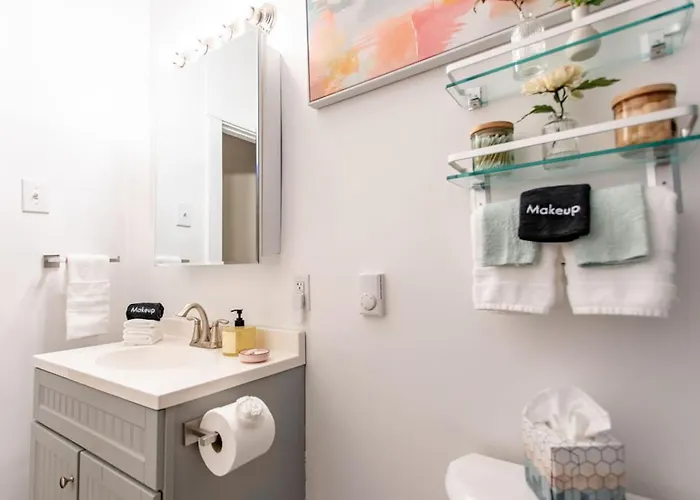 Apartment 1br Near Hospitals Walk To Park & Cafes