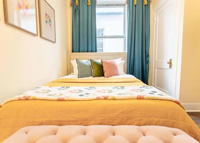 1br Near Hospitals Walk To Park & Cafes Apartment *